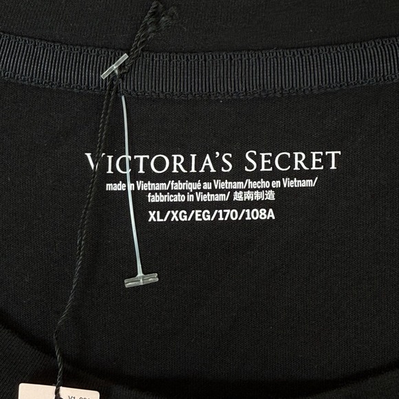 Victoria's Secret T Shirt Womens Large Black Glitter Font Glam Sexy Romantic NWT - Picture 2 of 7